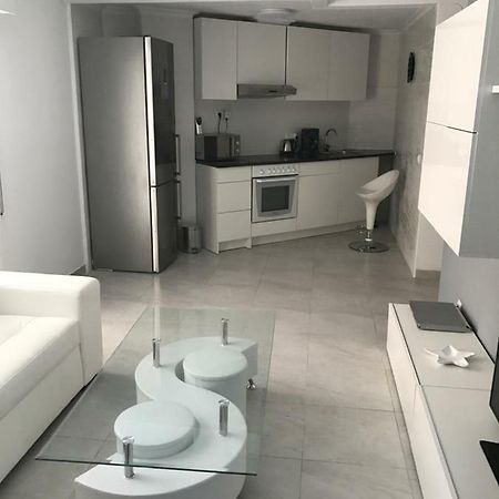 Modern Beach Apartment Торрев'єха Екстер'єр фото