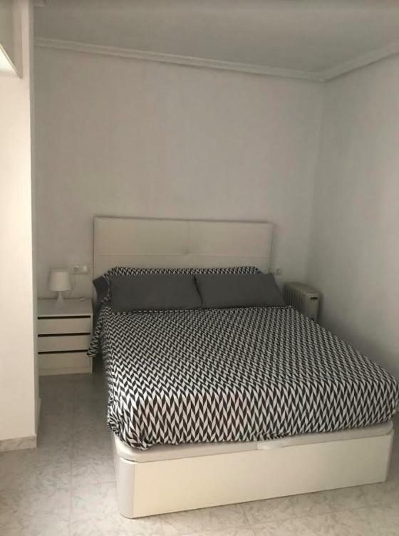 Modern Beach Apartment Торрев'єха Екстер'єр фото